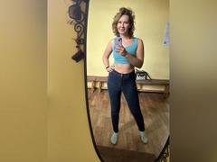 AnnaLovers - blond female with  big tits webcam at xLoveCam