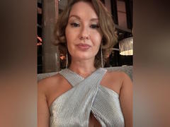 AnnaLovers - blond female with  big tits webcam at xLoveCam