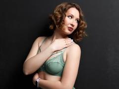 AnnaLovers - blond female with  big tits webcam at xLoveCam