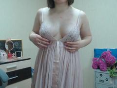 AnnaLuiza - female with brown hair webcam at xLoveCam