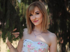 AnnaMalins69 from xLoveCam