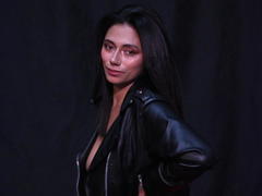 AnnaMooree - female with black hair and  big tits webcam at xLoveCam