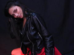 AnnaMooree - female with black hair and  big tits webcam at xLoveCam