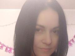 AnnaOhRise - female with brown hair and  big tits webcam at xLoveCam