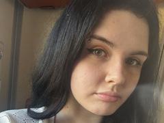 AnnaRenny - female with brown hair and  big tits webcam at xLoveCam