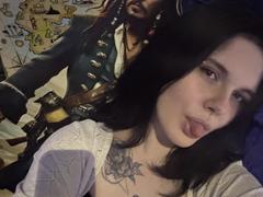 AnnaRenny - female with brown hair and  big tits webcam at xLoveCam