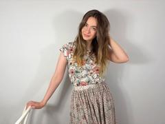 AnnaTasty - blond female webcam at xLoveCam
