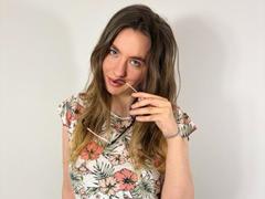 AnnaTasty - blond female webcam at xLoveCam