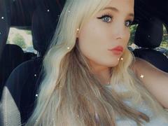 Annalinaa-hot - blond female webcam at xLoveCam