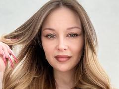 AnnamariaVillarin - female webcam at xLoveCam
