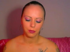 Sensuellee - female with brown hair webcam at xLoveCam