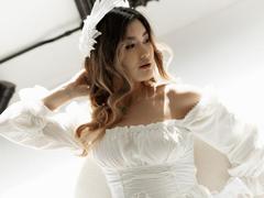 AnneTLuis from xLoveCam