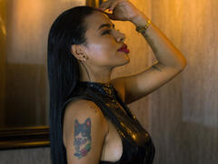 AnneRoa - female with black hair and  big tits webcam at LiveJasmin