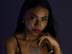 AnneRoa - female with black hair and  big tits webcam at LiveJasmin