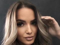 AnnetteBriane - female webcam at xLoveCam