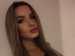 AnnetteBriane - female webcam at xLoveCam