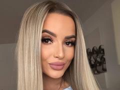 AnnetteBriane - female webcam at xLoveCam