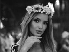 AnnetteBriane - female webcam at xLoveCam