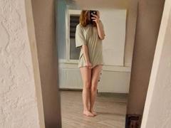 AnniBrown - female with brown hair webcam at xLoveCam