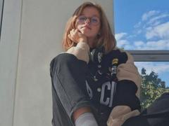 AnniBrown from xLoveCam