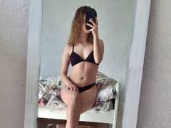 AnniBrown - female with brown hair webcam at xLoveCam