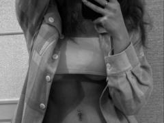 AnnieFiscal - blond female with  big tits webcam at xLoveCam