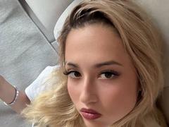 AnnieFiscal - blond female with  big tits webcam at xLoveCam