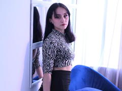 Annielamberth - female with black hair webcam at LiveJasmin