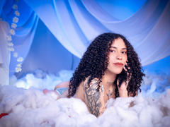 AnnieRosselle - female with black hair and  big tits webcam at LiveJasmin