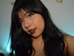 AnnieRussel from xLoveCam