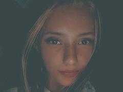 AnnieShider - female with brown hair webcam at xLoveCam