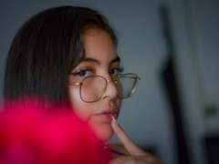 AnnieVolk from xLoveCam