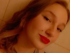 AnnitaMilliter - female with brown hair and  big tits webcam at xLoveCam