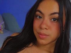 AnnyHuntt - female with black hair and  big tits webcam at xLoveCam