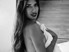 AnnyMayers from xLoveCam
