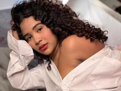 AnnyRestrepo - female with brown hair and  big tits webcam at LiveJasmin