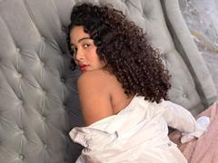 AnnyRestrepo - female with brown hair and  big tits webcam at LiveJasmin