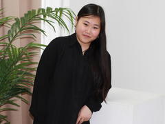 AnoraOliver - female with black hair webcam at xLoveCam