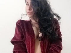 AntoniaHoney - female with black hair and  big tits webcam at xLoveCam