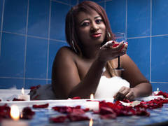 AnnyBigAss - female with brown hair and  big tits webcam at LiveJasmin