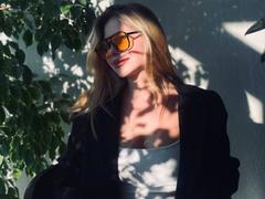 AnyaHoehn - blond female with  big tits webcam at xLoveCam