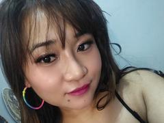 AnyaRosie from xLoveCam