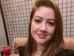 Anyellen - female with brown hair webcam at xLoveCam