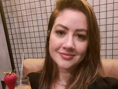 Anyellen - female with brown hair webcam at xLoveCam