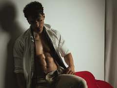 ApoloCrus - male webcam at xLoveCam