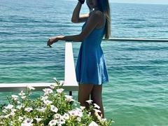 Isaya - female with brown hair webcam at xLoveCam