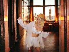 ArchAngel - blond female with  big tits webcam at xLoveCam