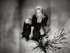 ArchAngel - blond female with  big tits webcam at xLoveCam