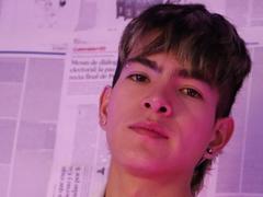 Archangel69 - male webcam at xLoveCam