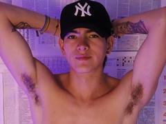 Archangel69 - male webcam at xLoveCam